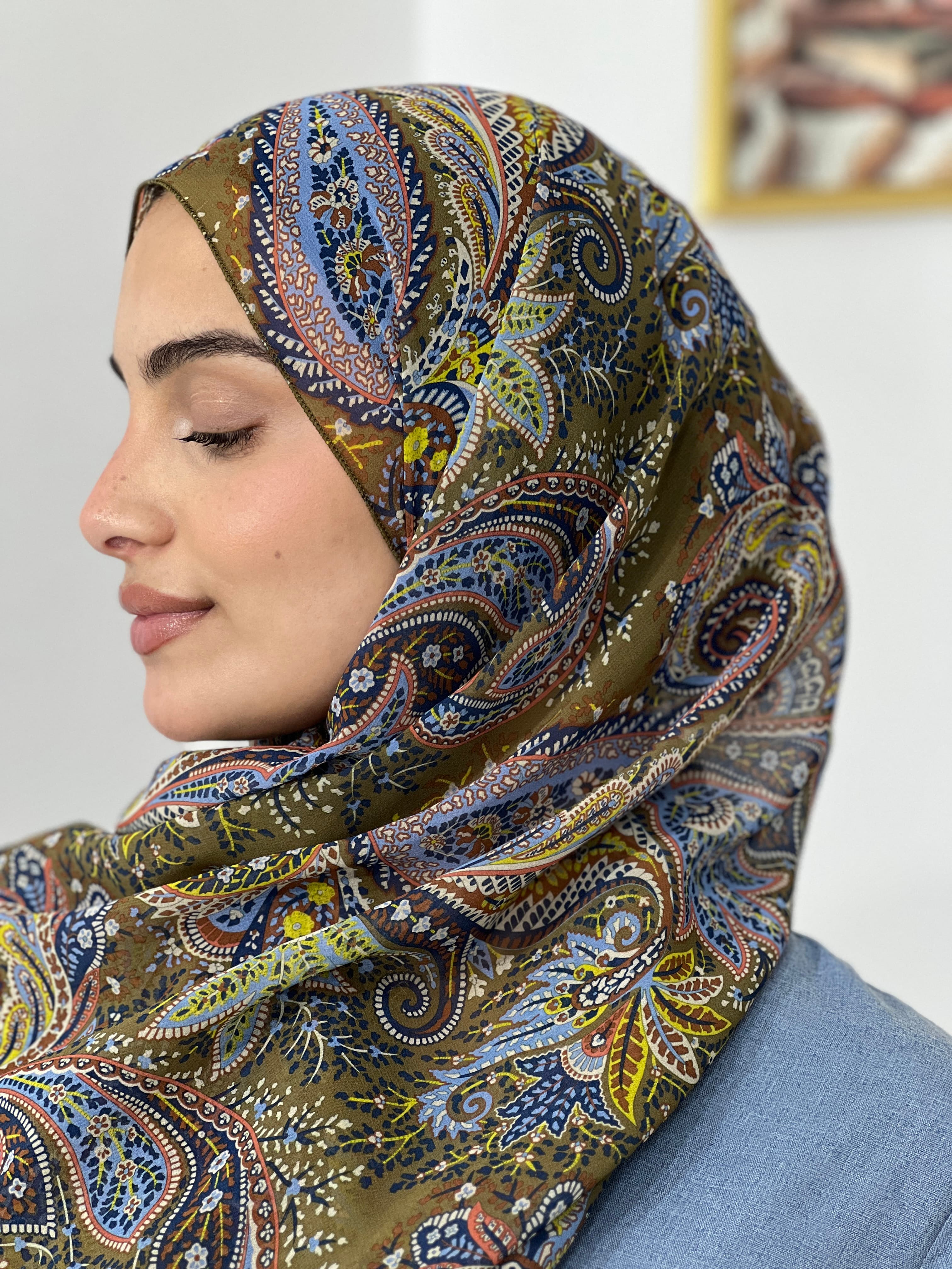 Allurina scarf - "Wild Paisley"