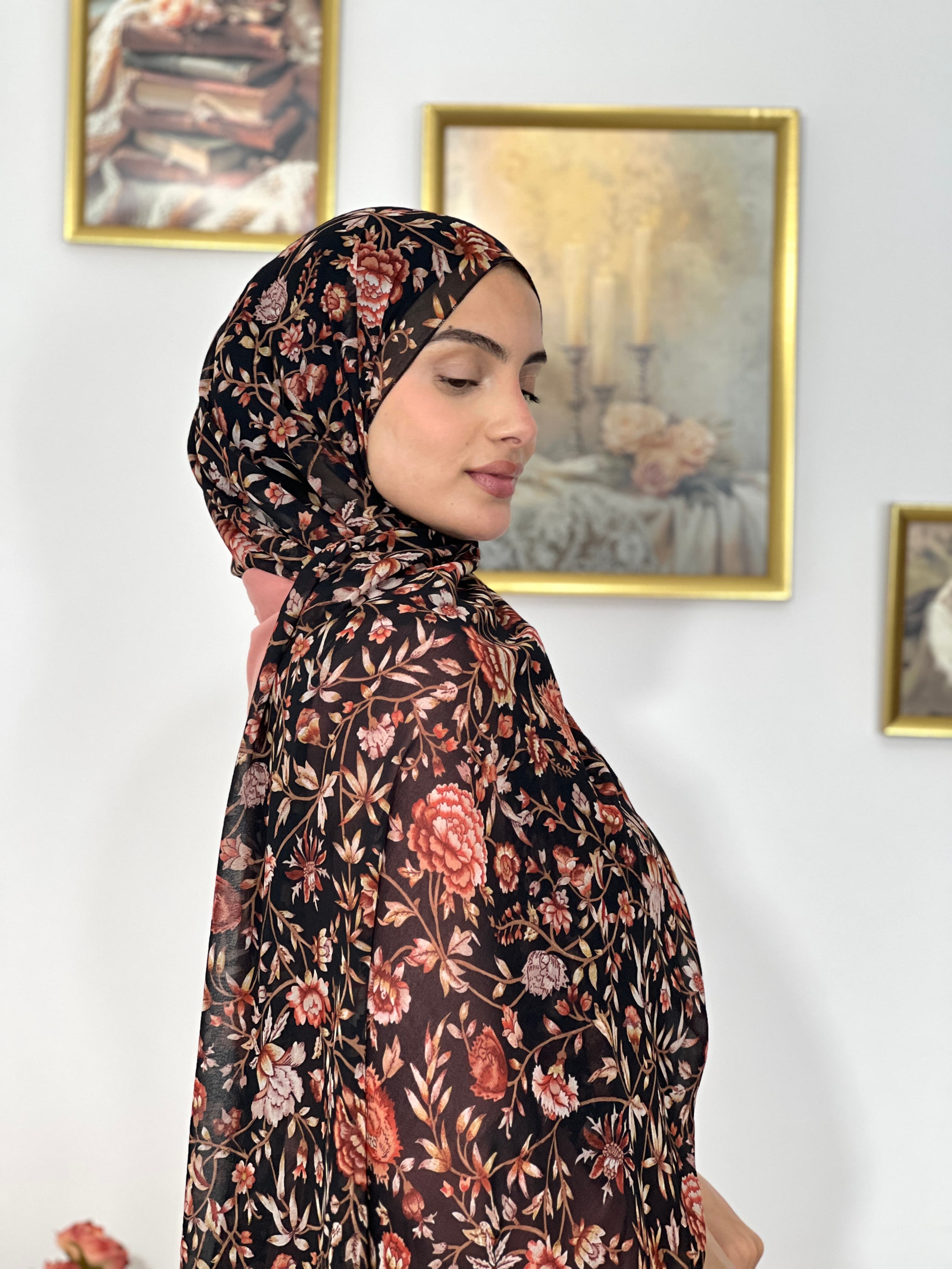 Allurina scarf - "Dark Peony"