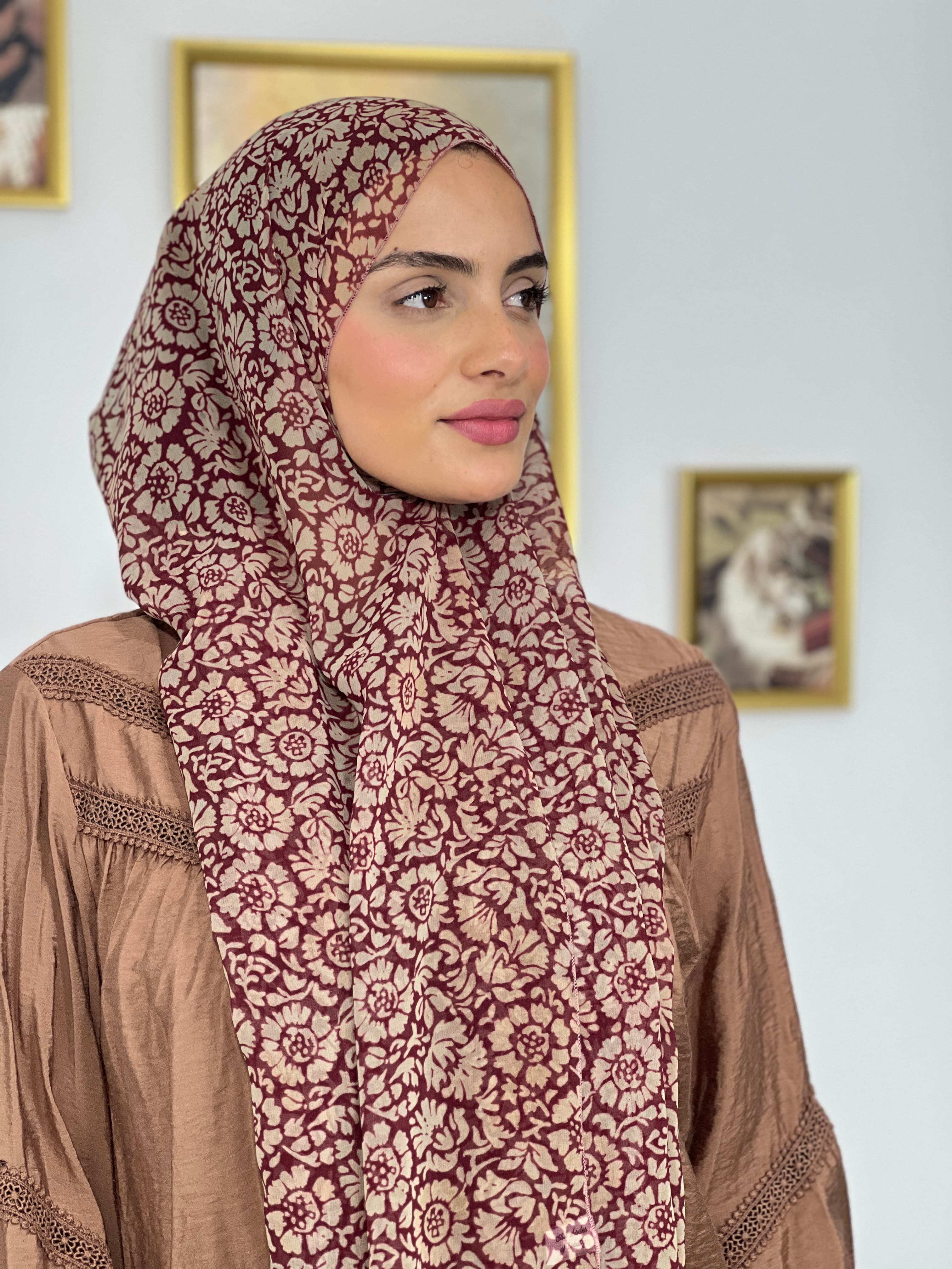 Allurina scarf - "Pétales de Grenat"