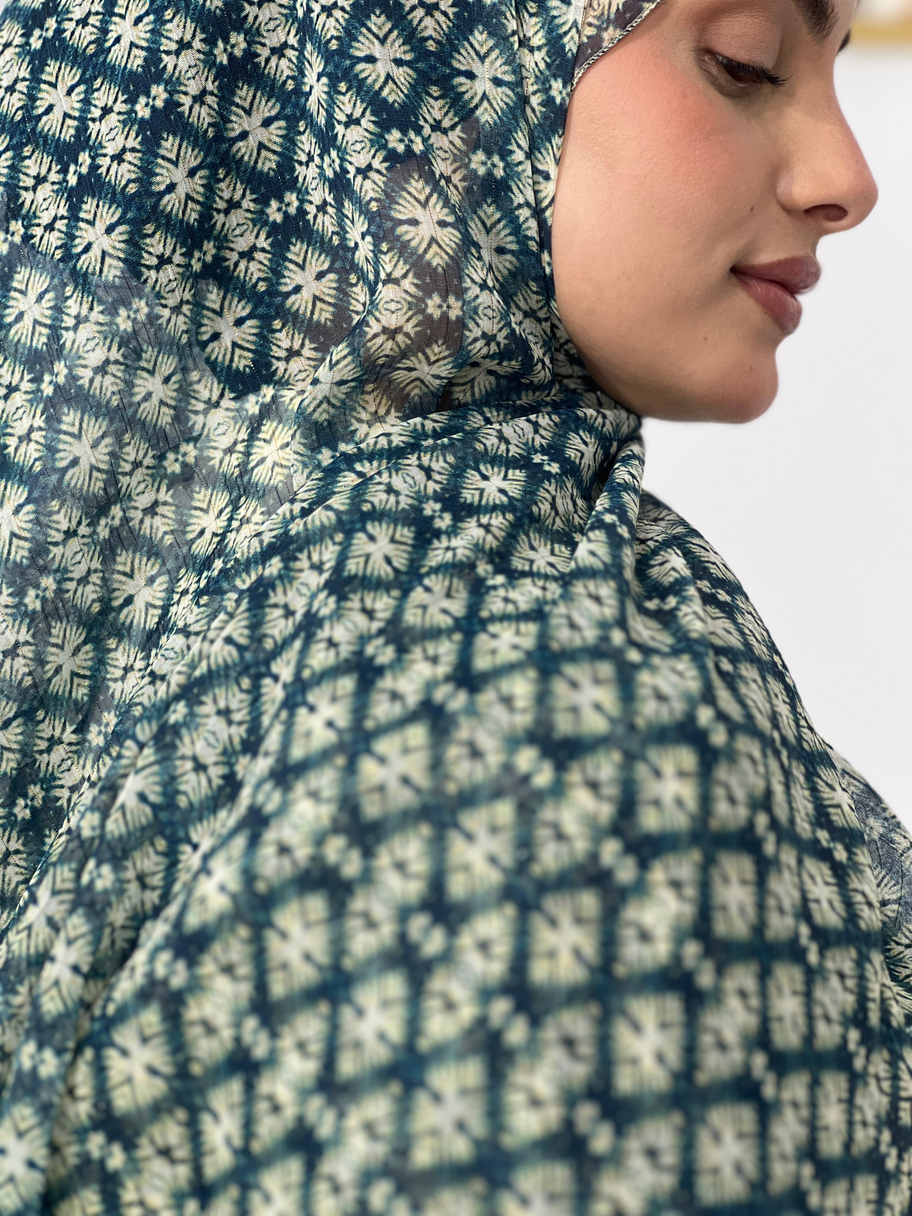 Allurina scarf - "Navy Diamond"