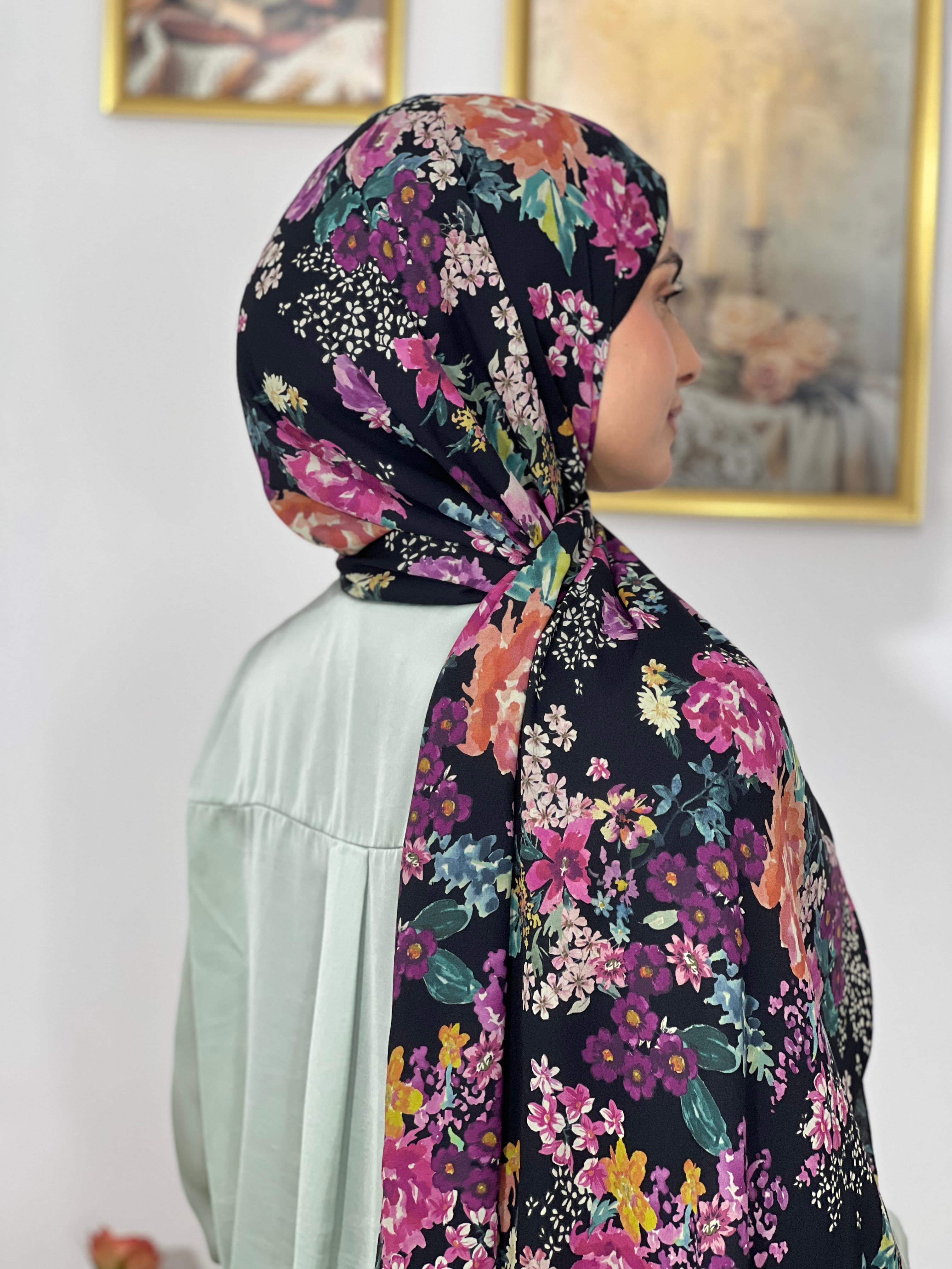 Allurina scarf - "Dark Bouquet"