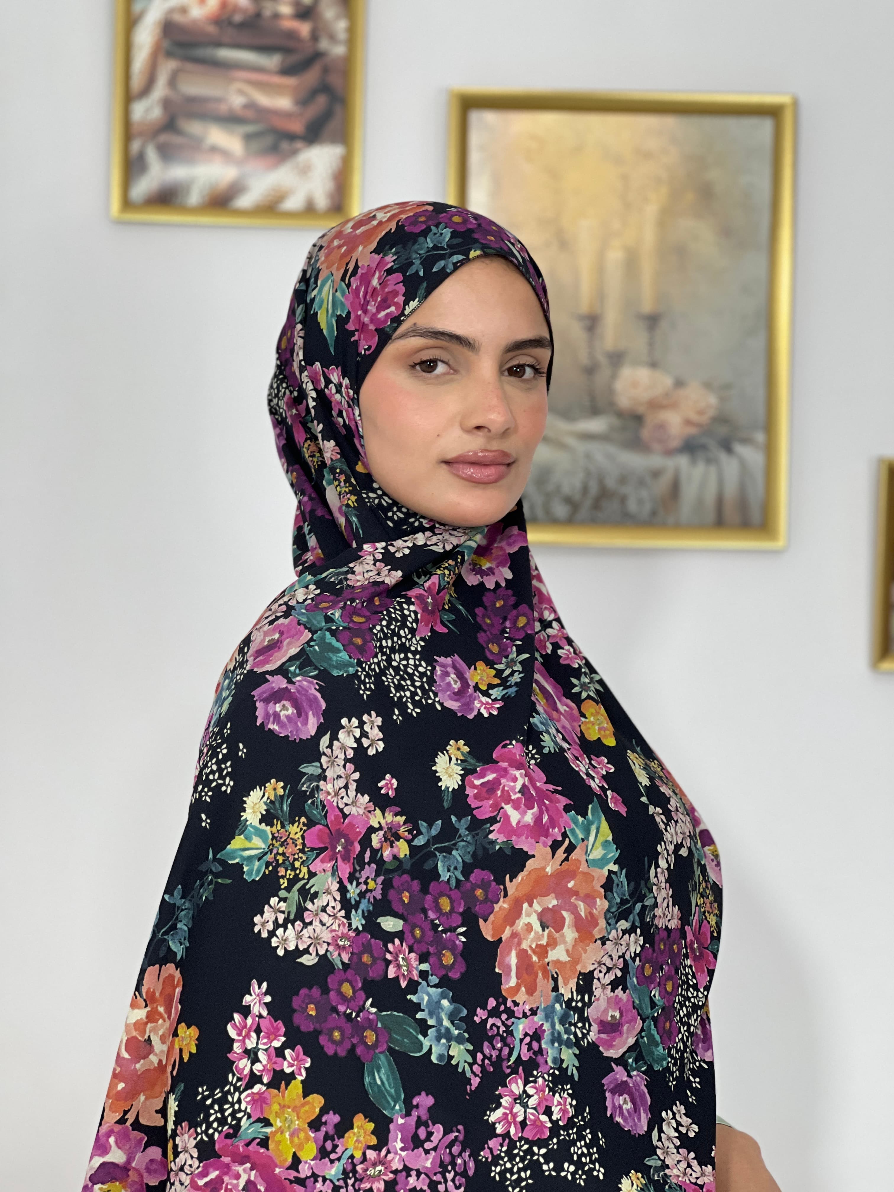 Allurina scarf - "Dark Bouquet"