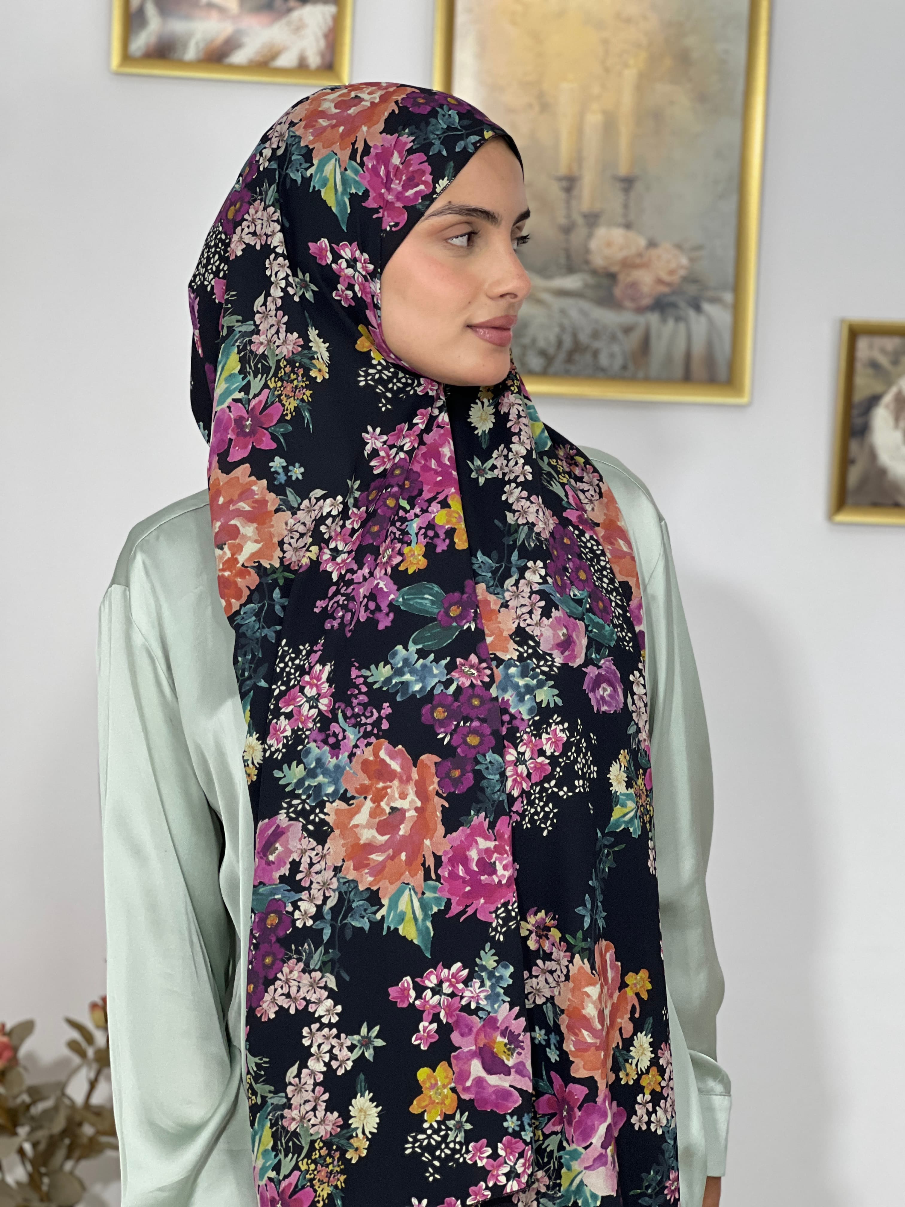 Allurina scarf - "Dark Bouquet"