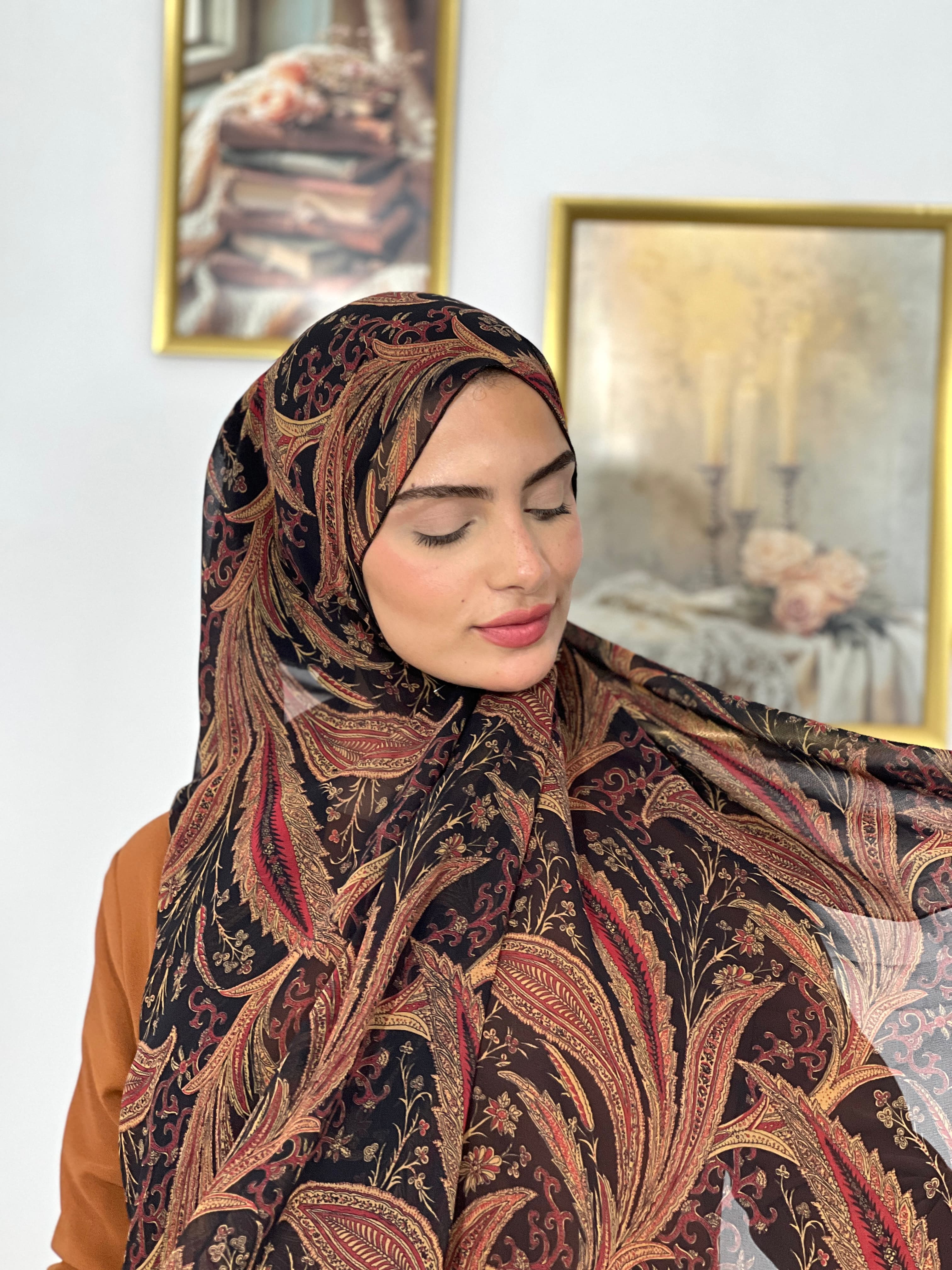 Allurina scarf - "Black Arabesque"