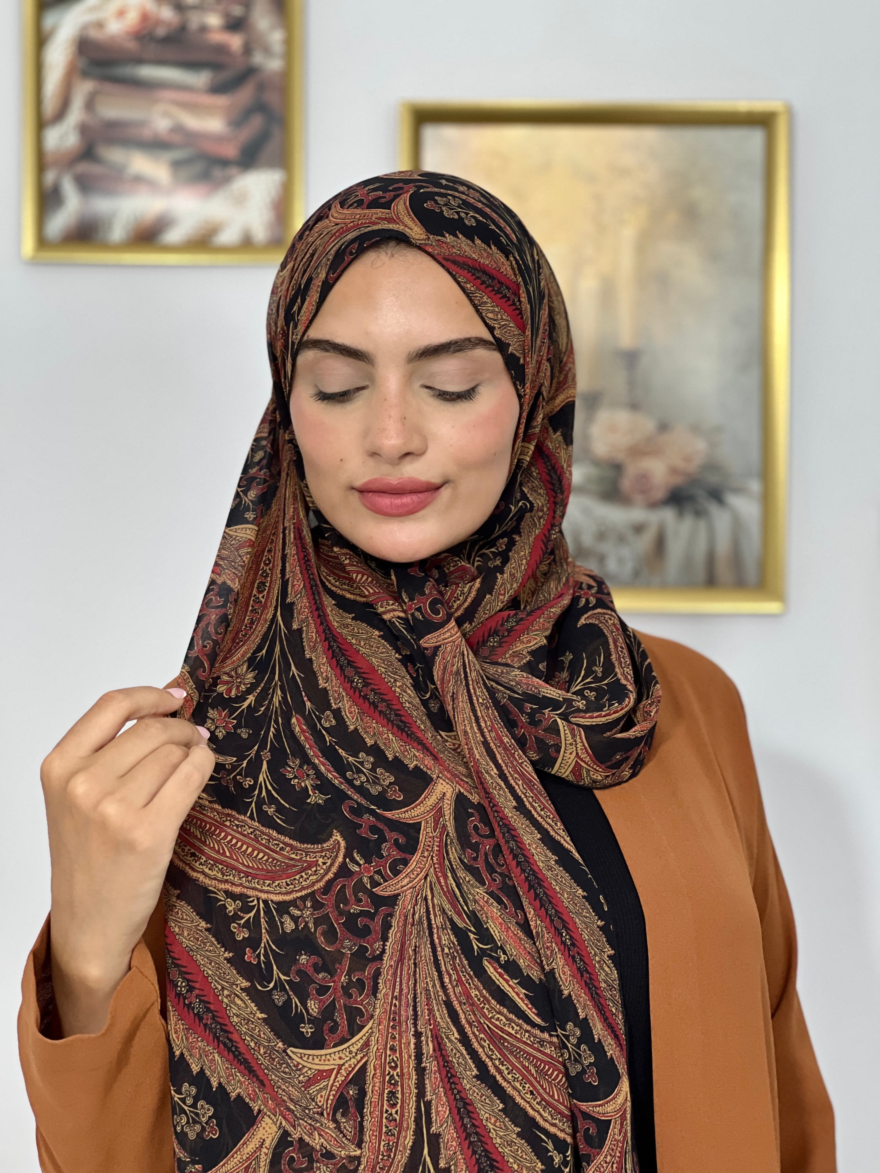 Allurina scarf - "Black Arabesque"