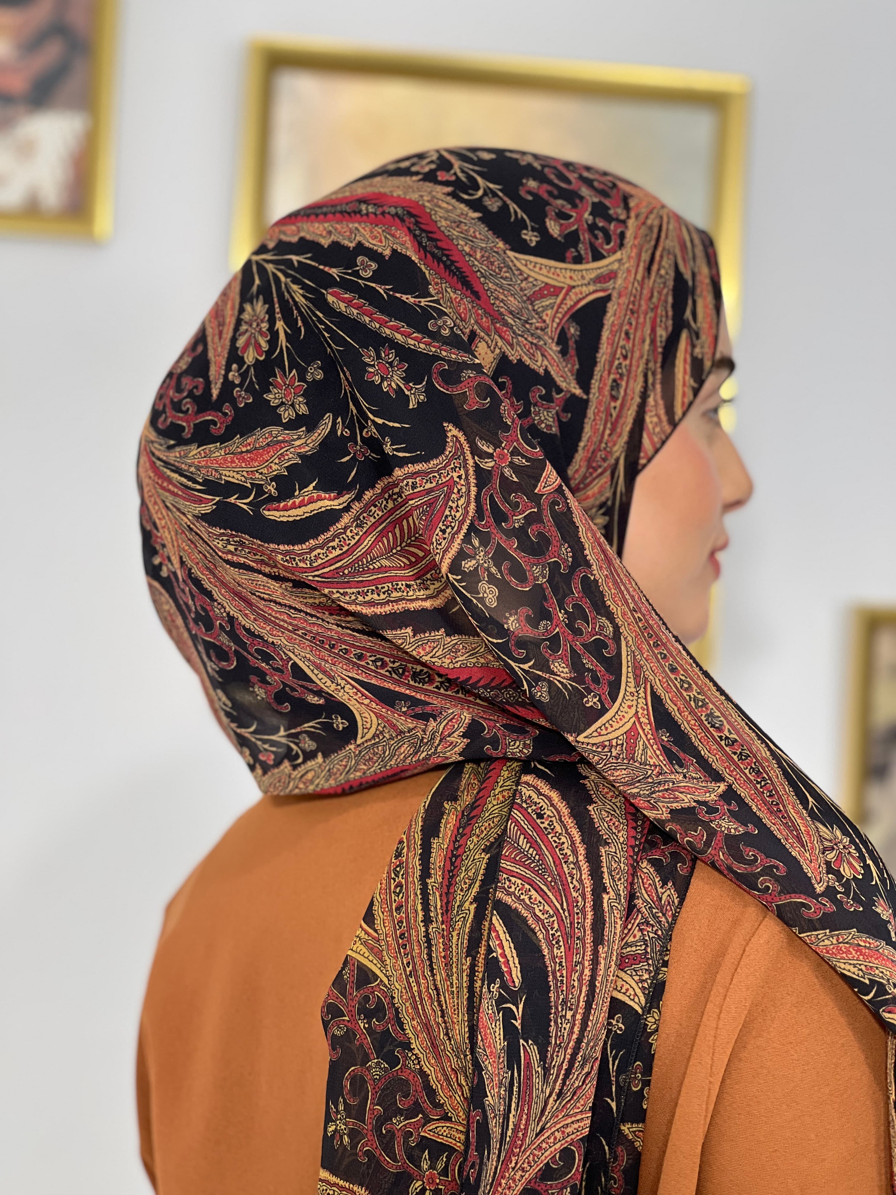 Allurina scarf - "Black Arabesque"