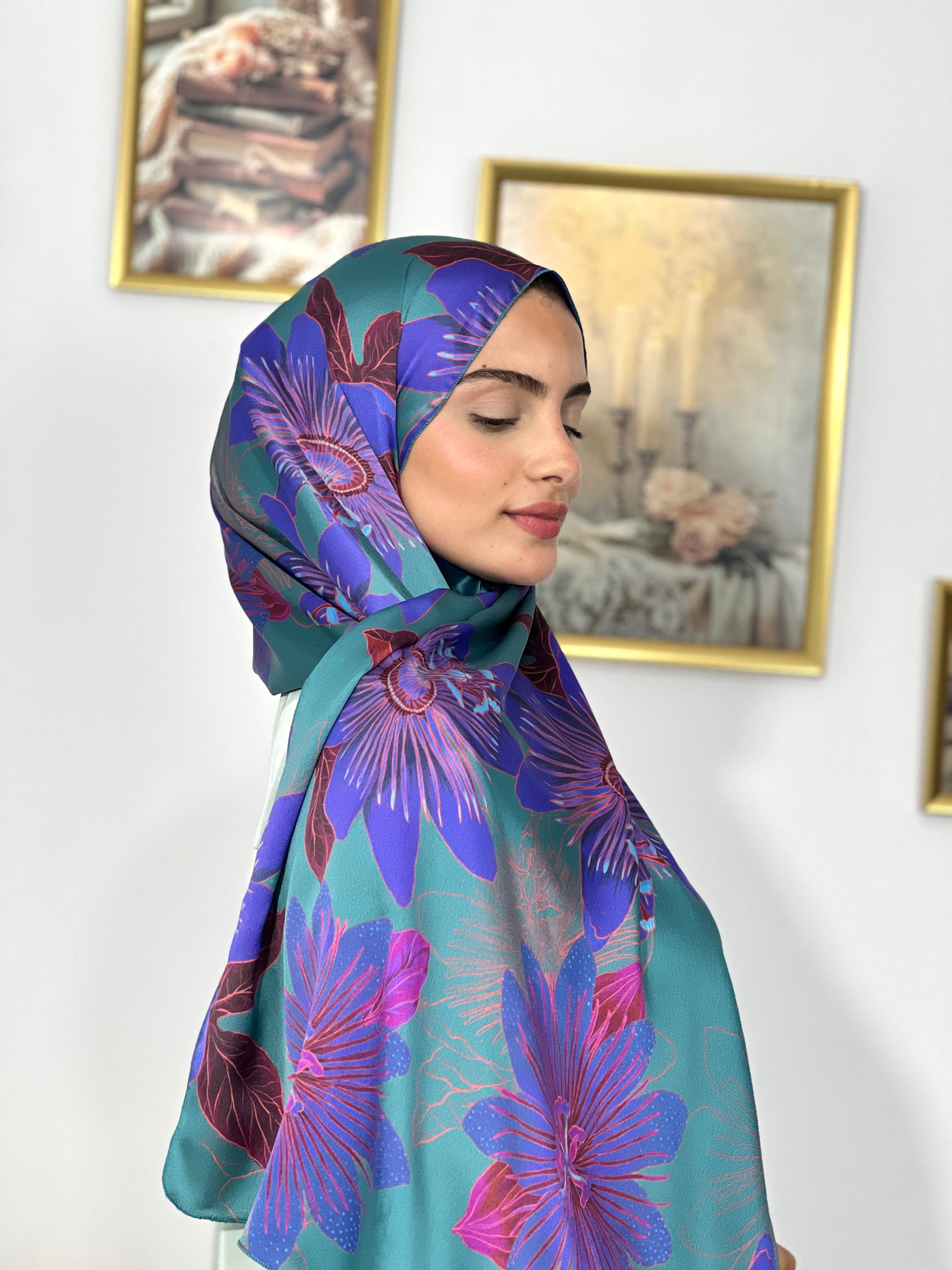 Allurina scarf - "Emerald Bloom"