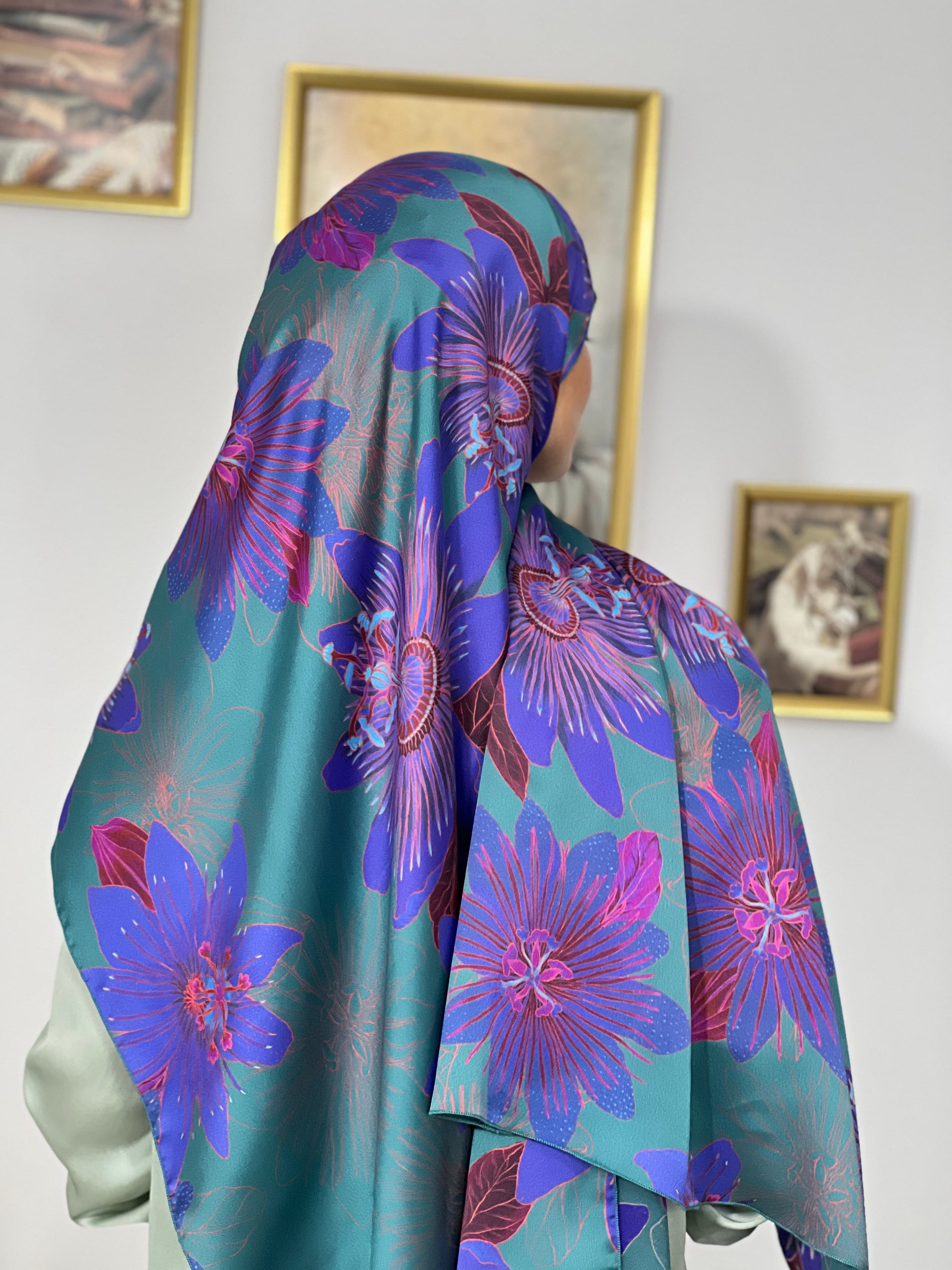Allurina scarf - "Emerald Bloom"