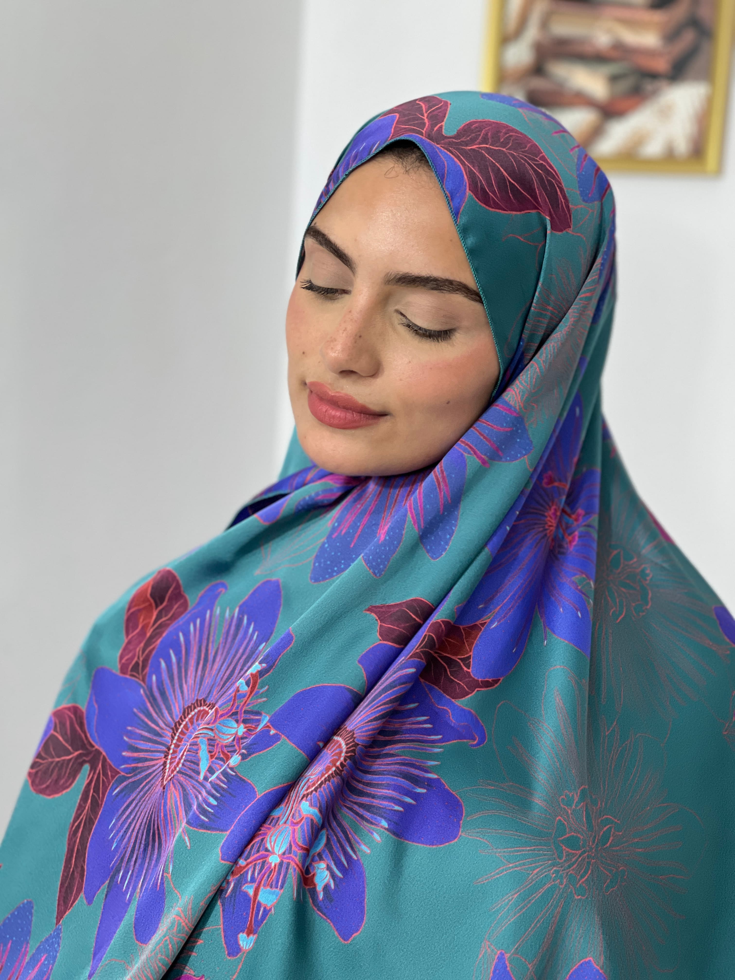 Allurina scarf - "Emerald Bloom"