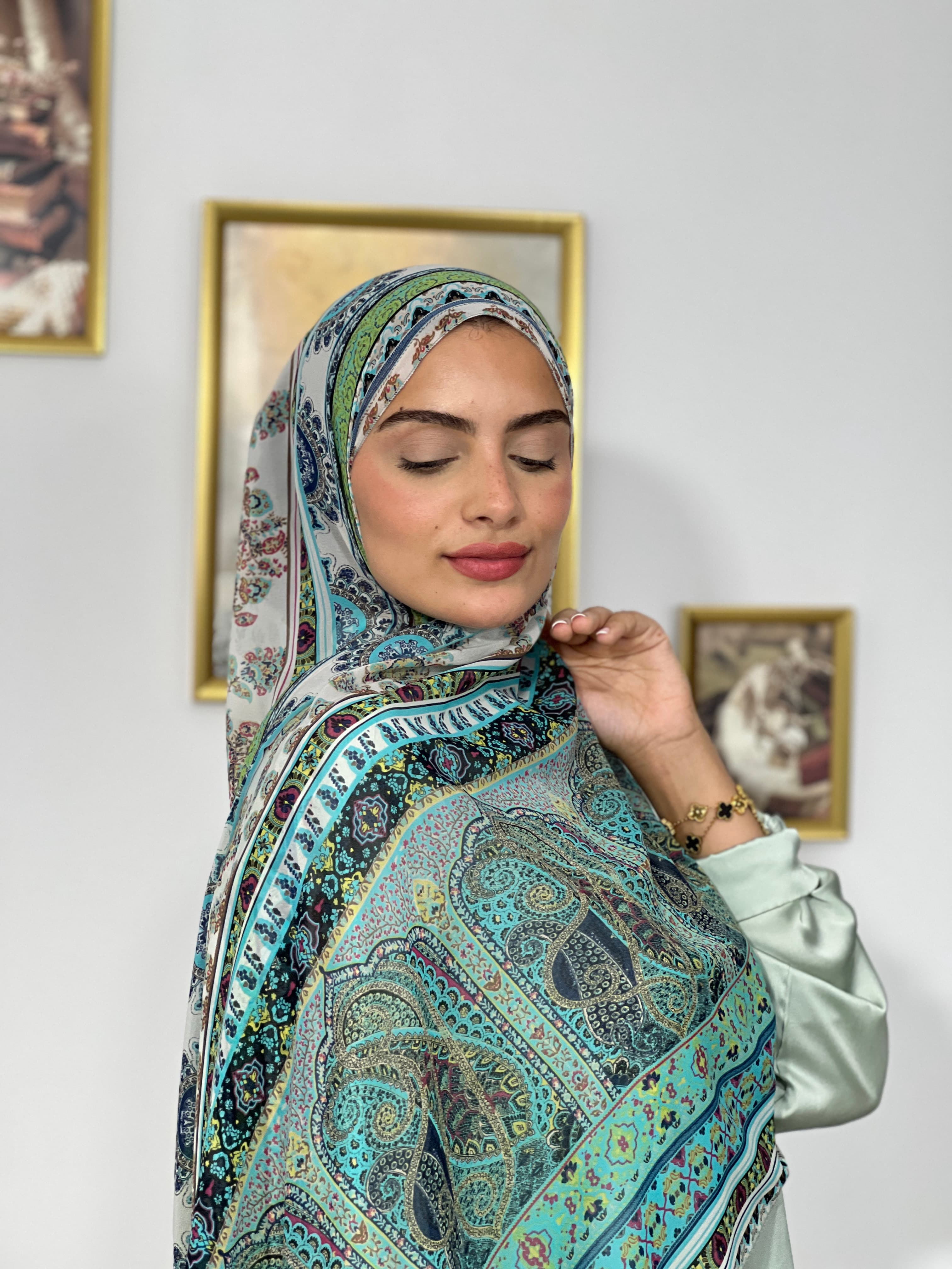 Allurina scarf - "Mint Paisley"