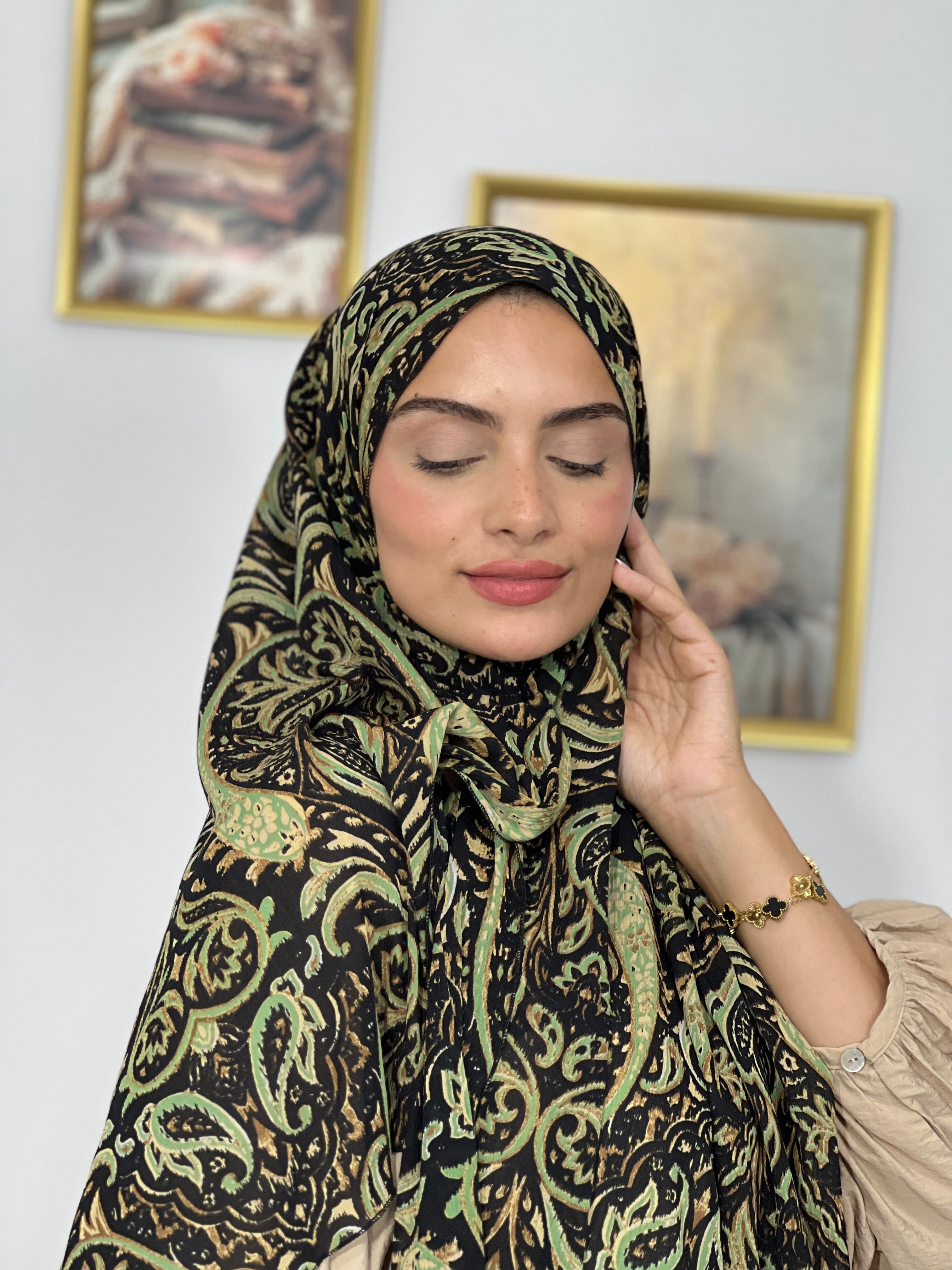 Allurina scarf - "Midnight Damask"