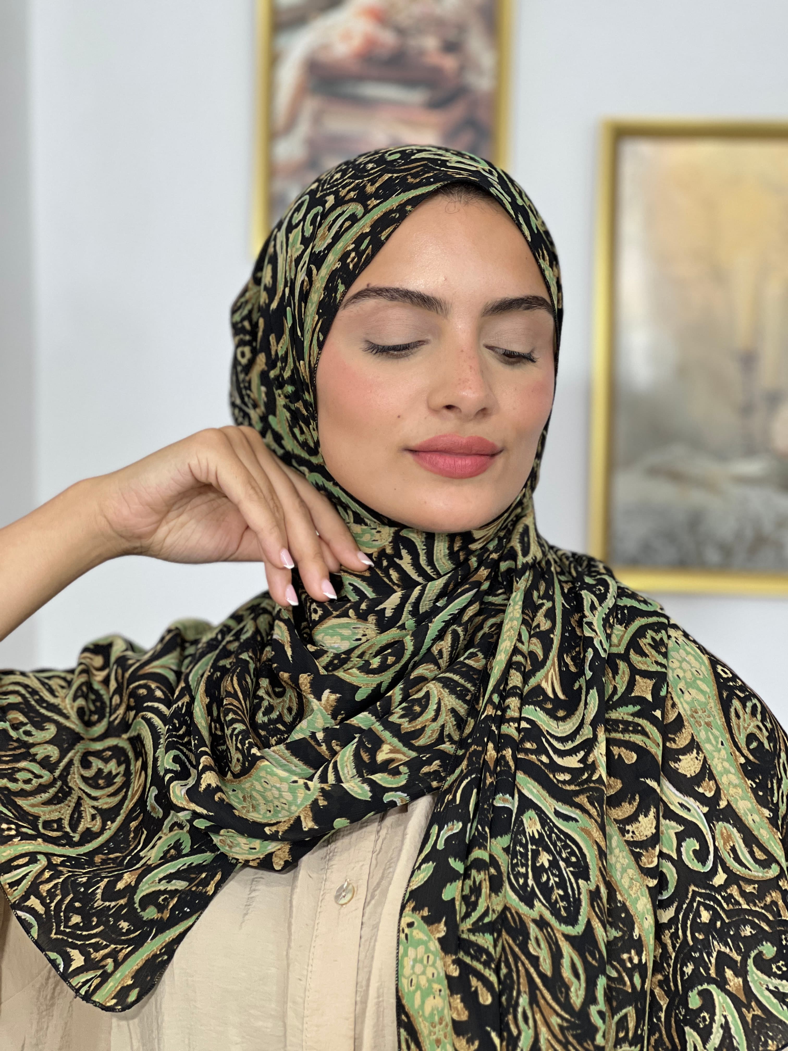 Allurina scarf - "Midnight Damask"