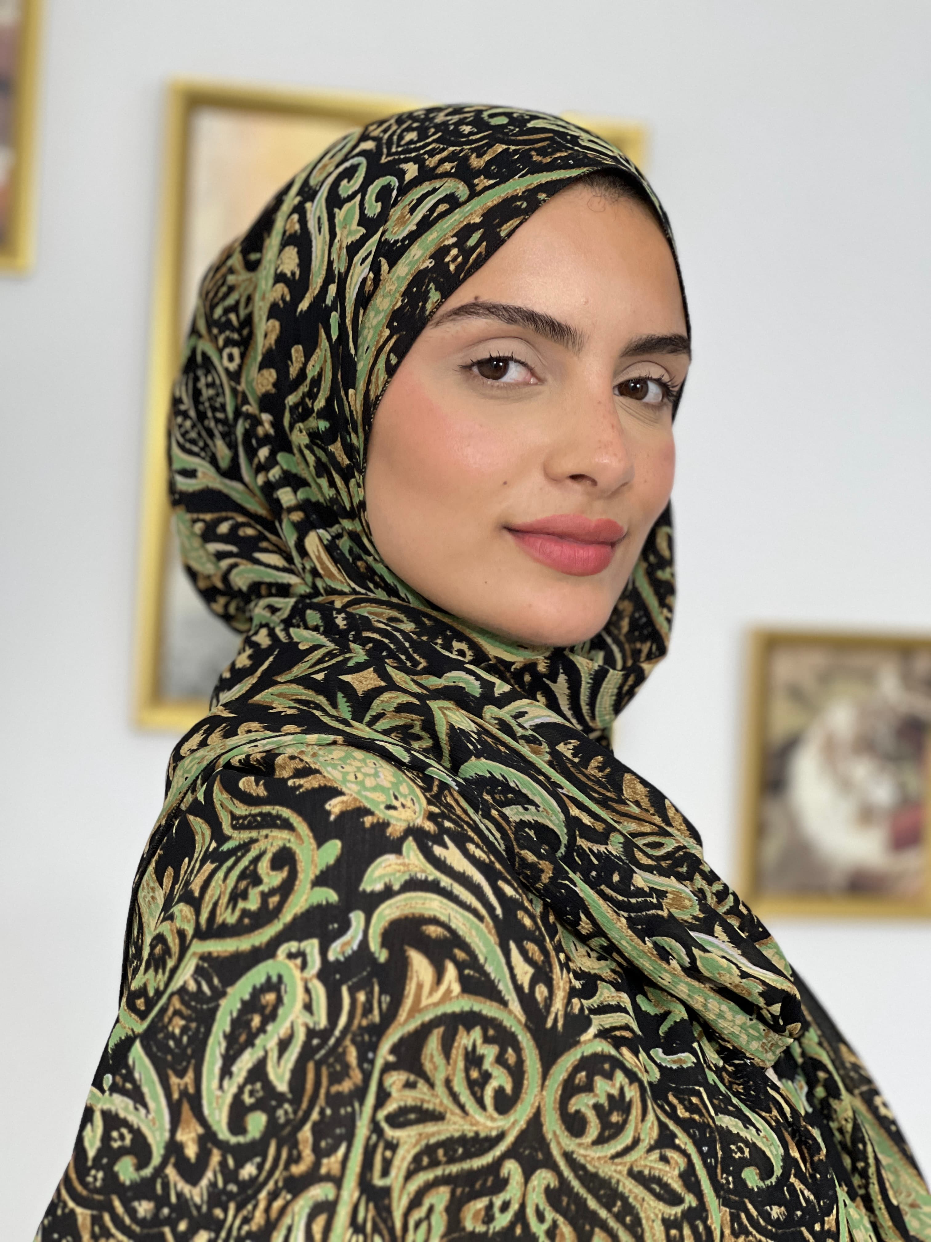 Allurina scarf - "Midnight Damask"