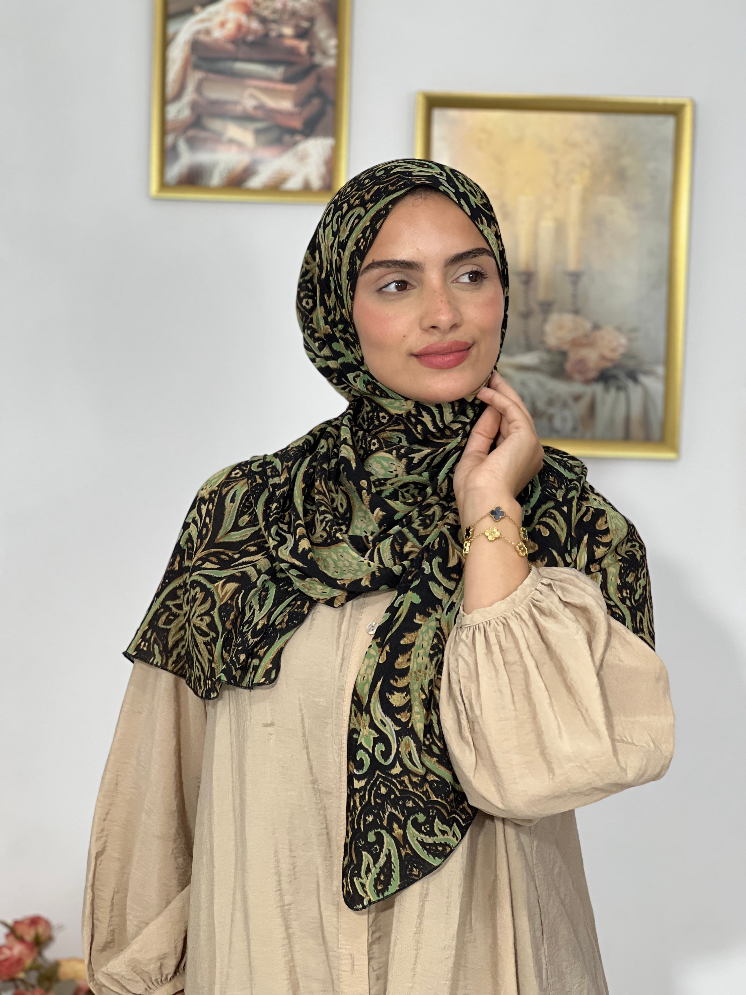Allurina scarf - "Midnight Damask"