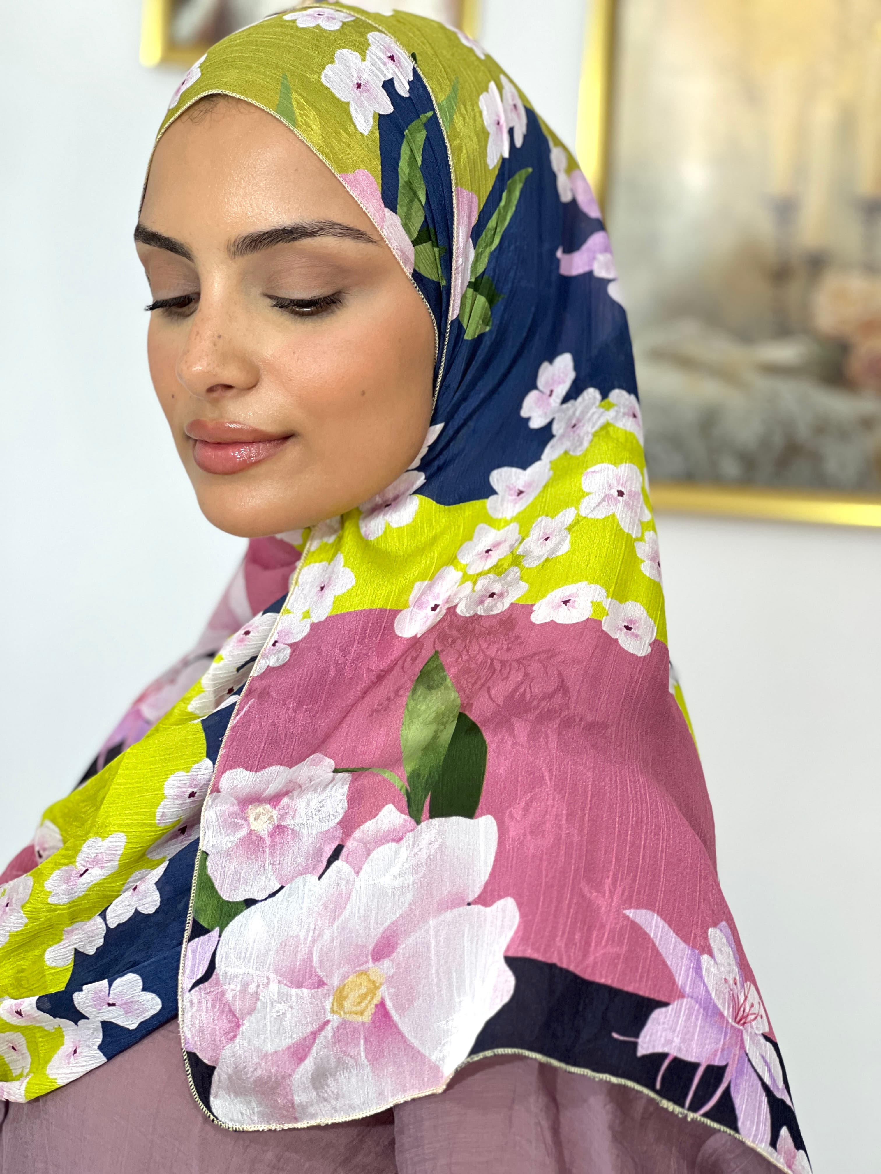 Allurina scarf - "Lime Orchid"