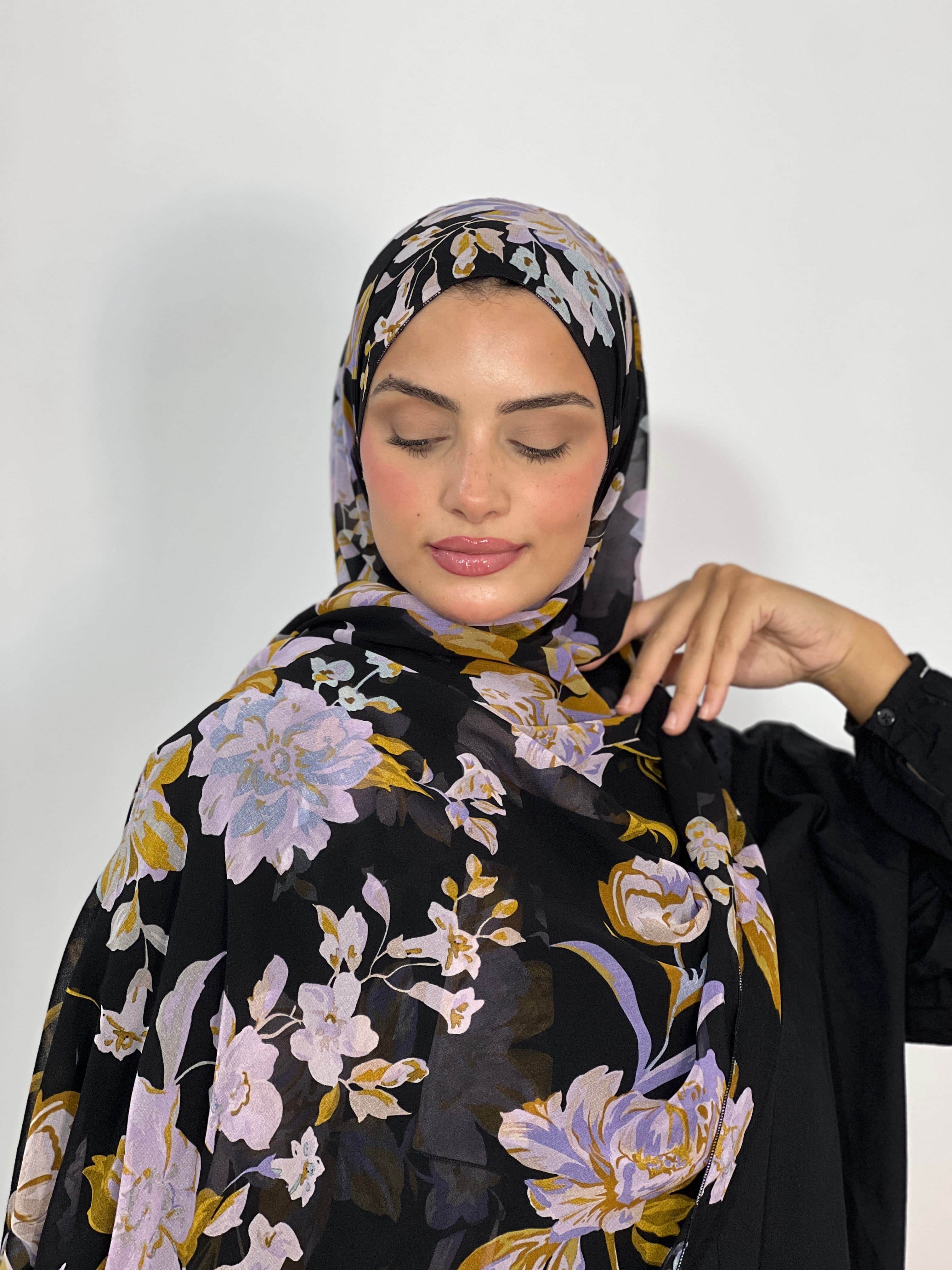 Allurina scarf - "Golden Lilac"