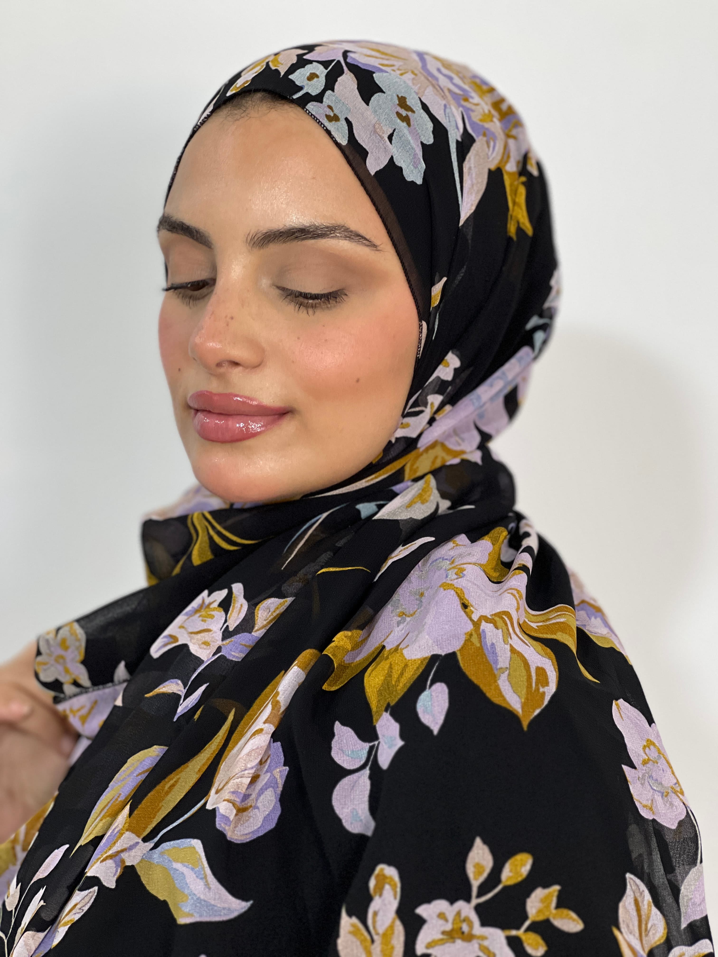 Allurina scarf - "Golden Lilac"