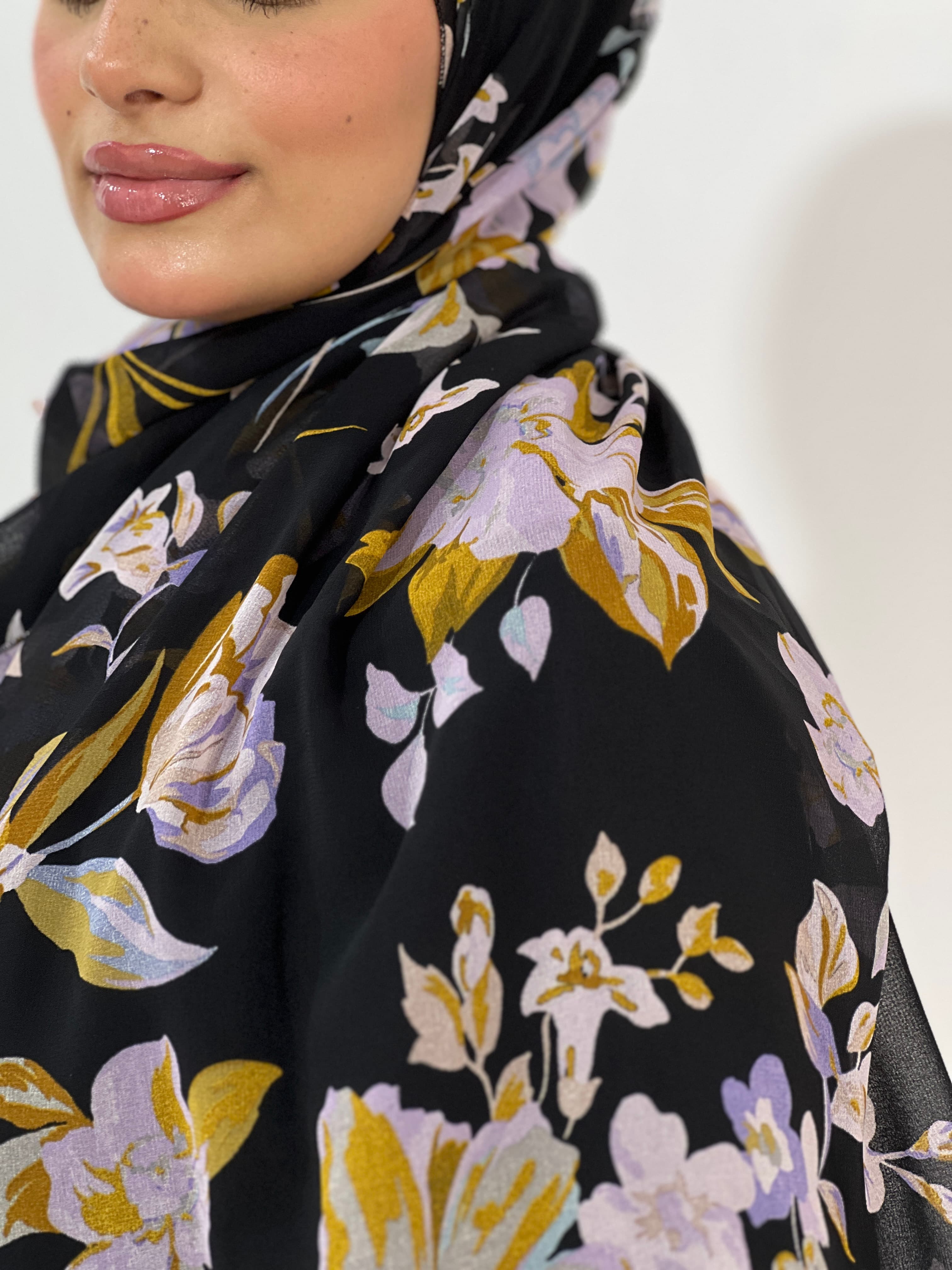 Allurina scarf - "Golden Lilac"