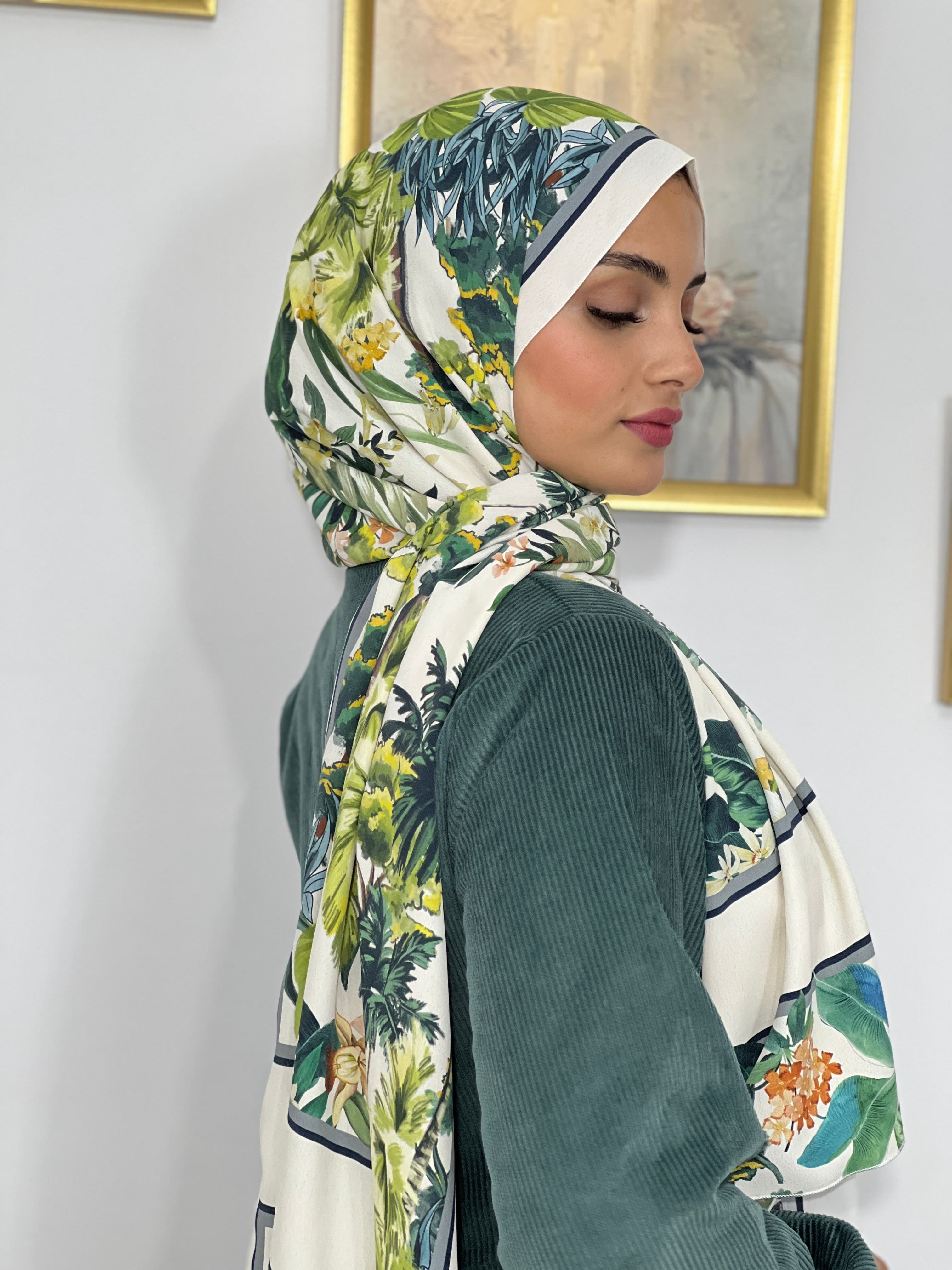 Allurina scarf - "White Tropical"