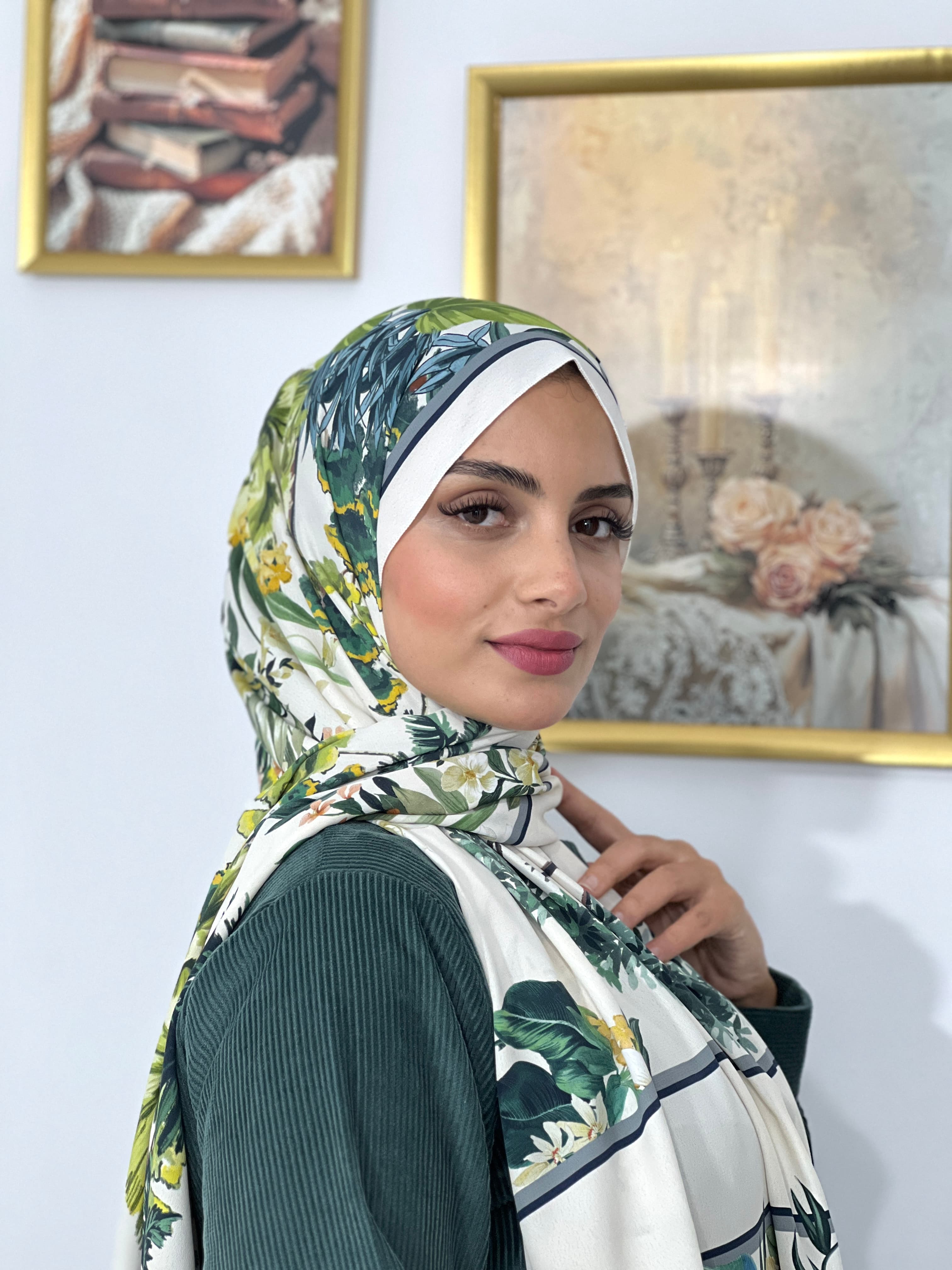 Allurina scarf - "White Tropical"