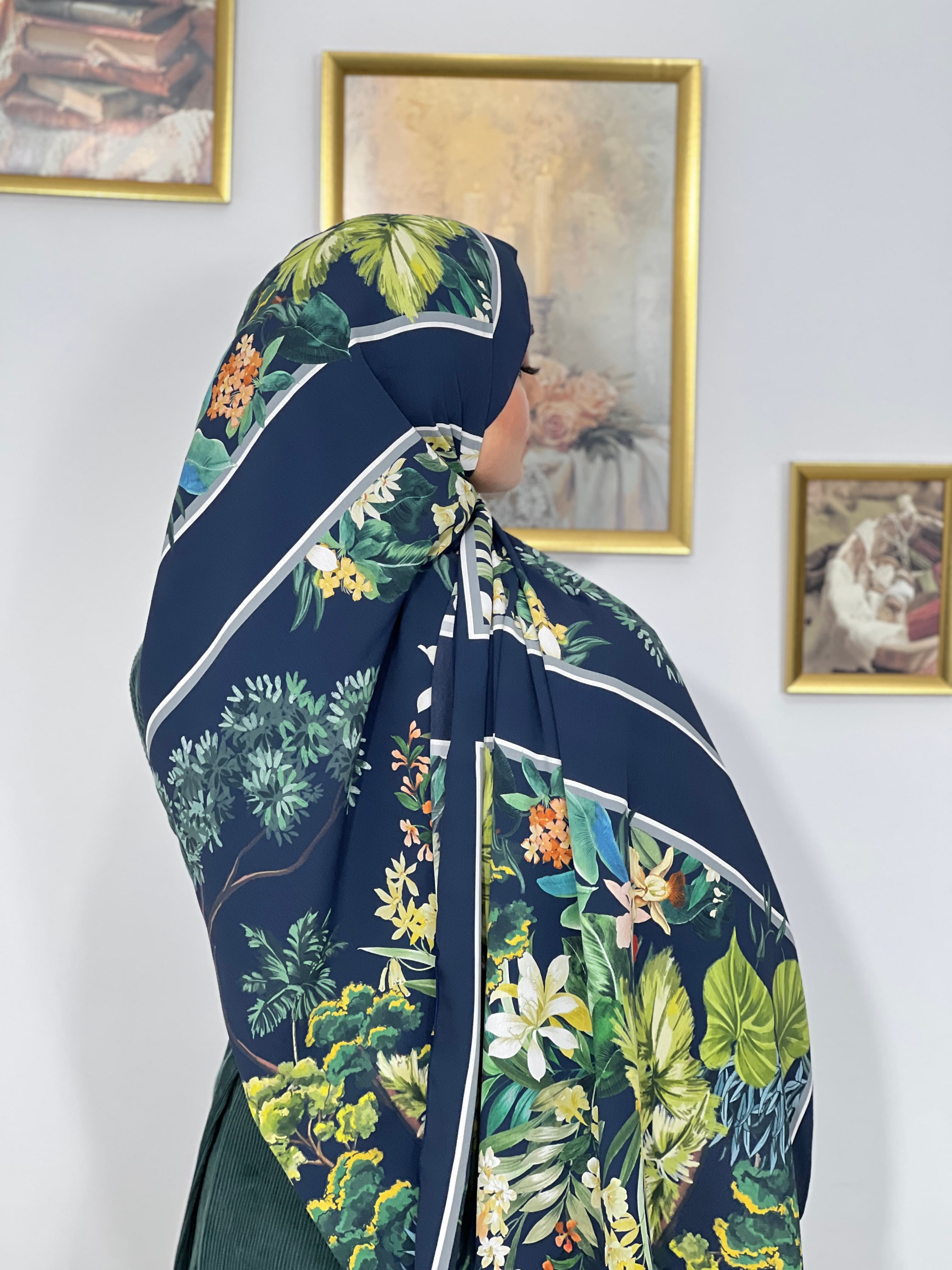 Allurina scarf - "Navy Tropical"