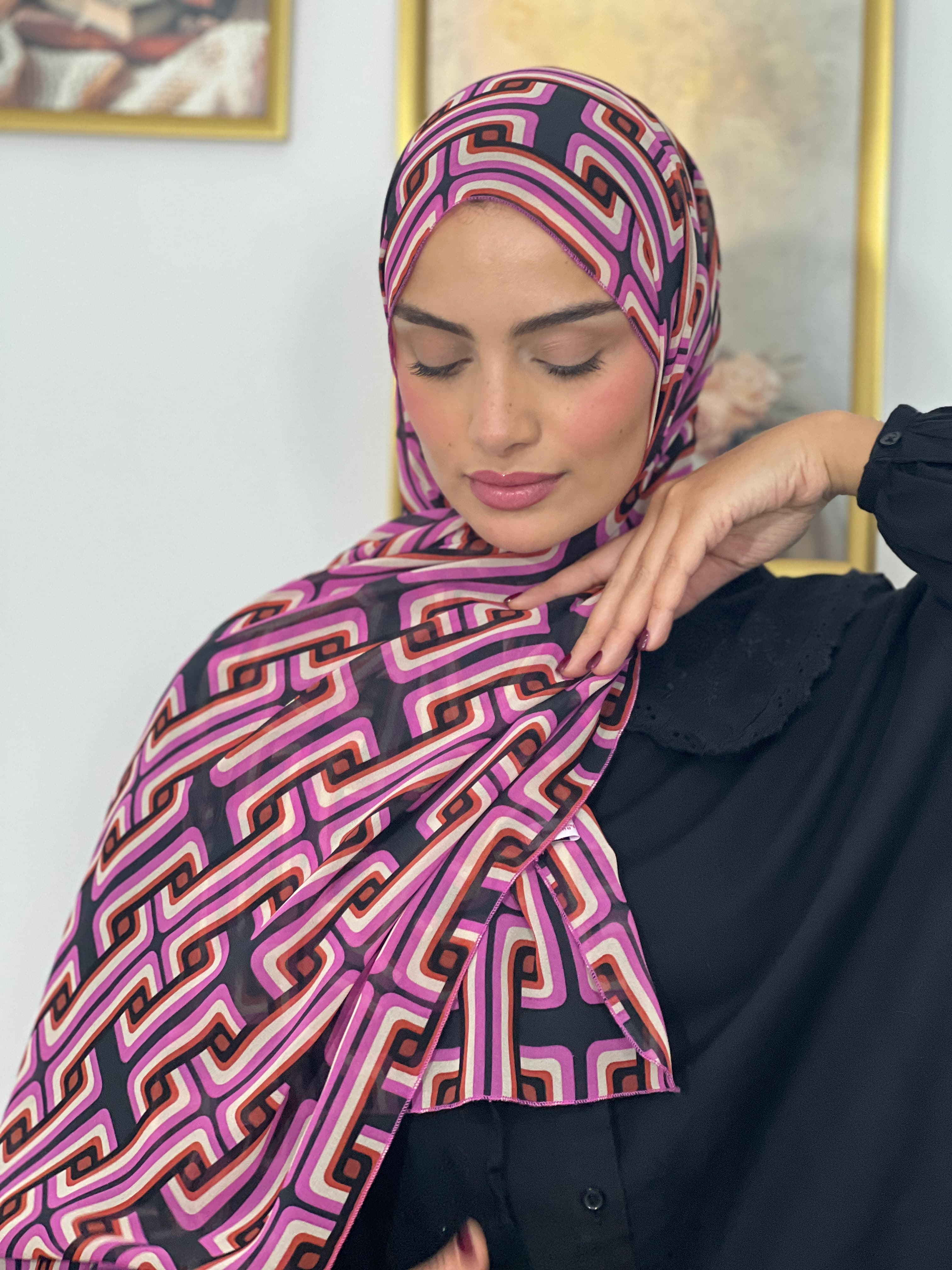 Allurina scarf - "Pink Labyrinth"