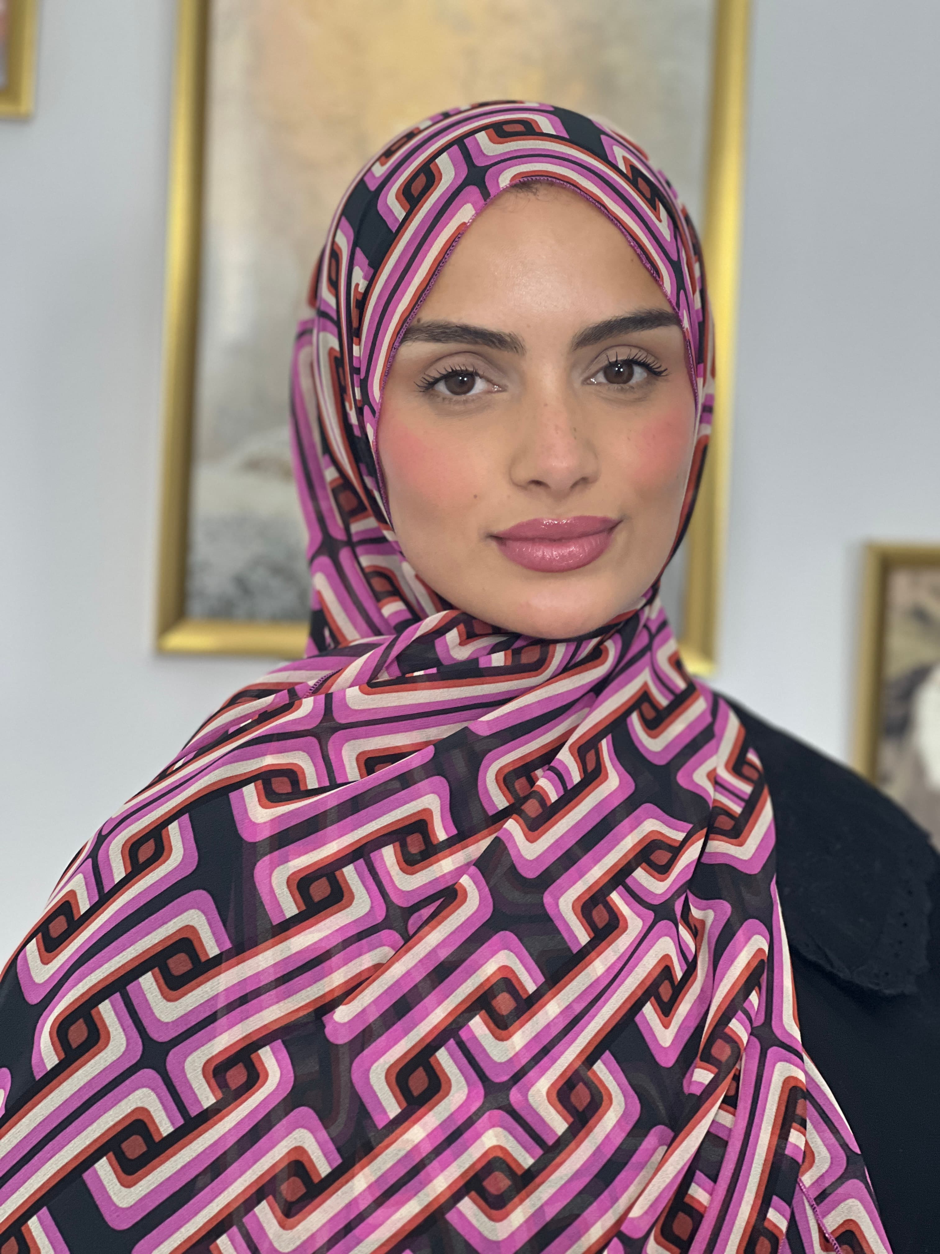 Allurina scarf - "Pink Labyrinth"