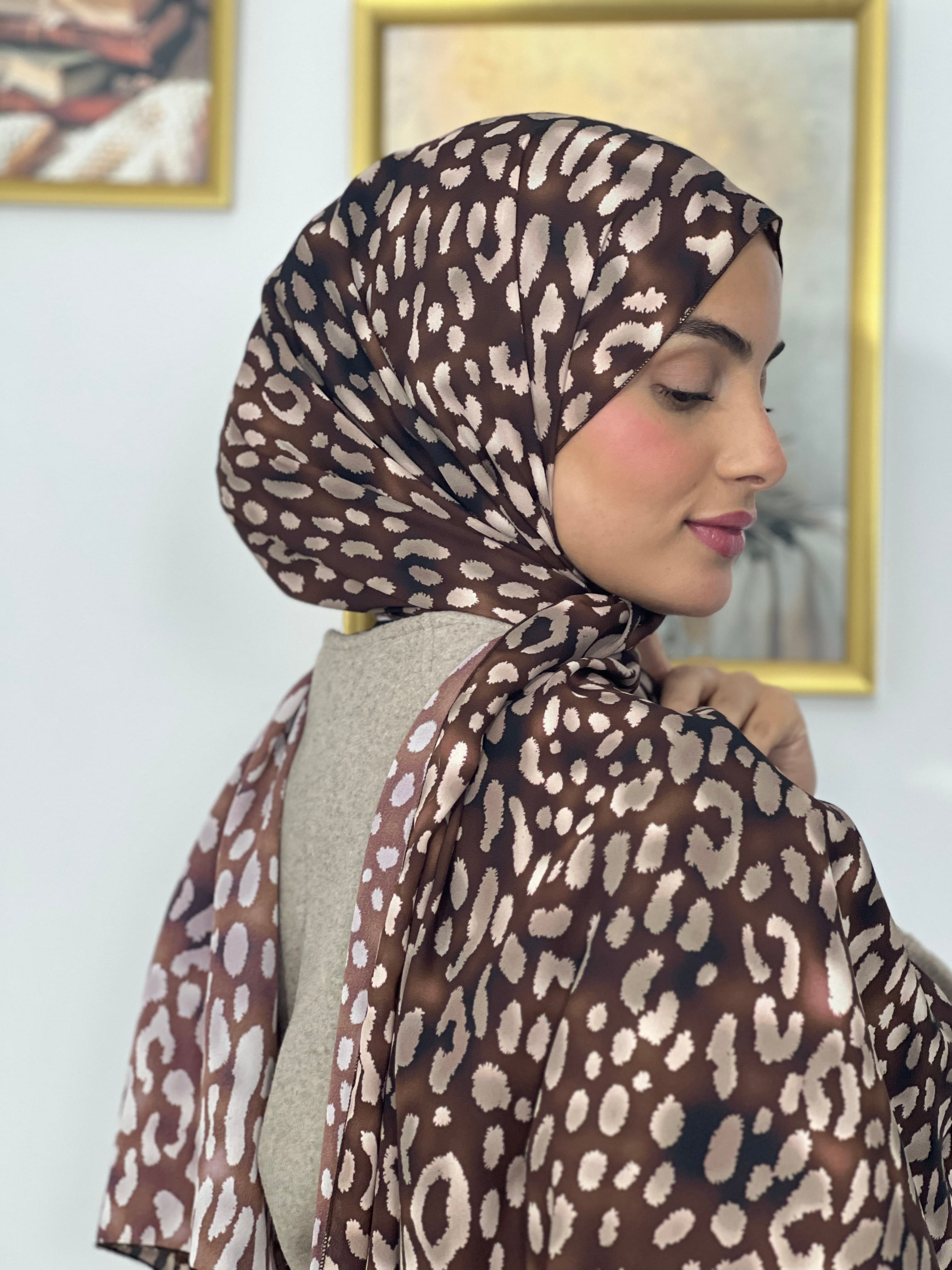 Allurina scarf - "Brown Leopard"