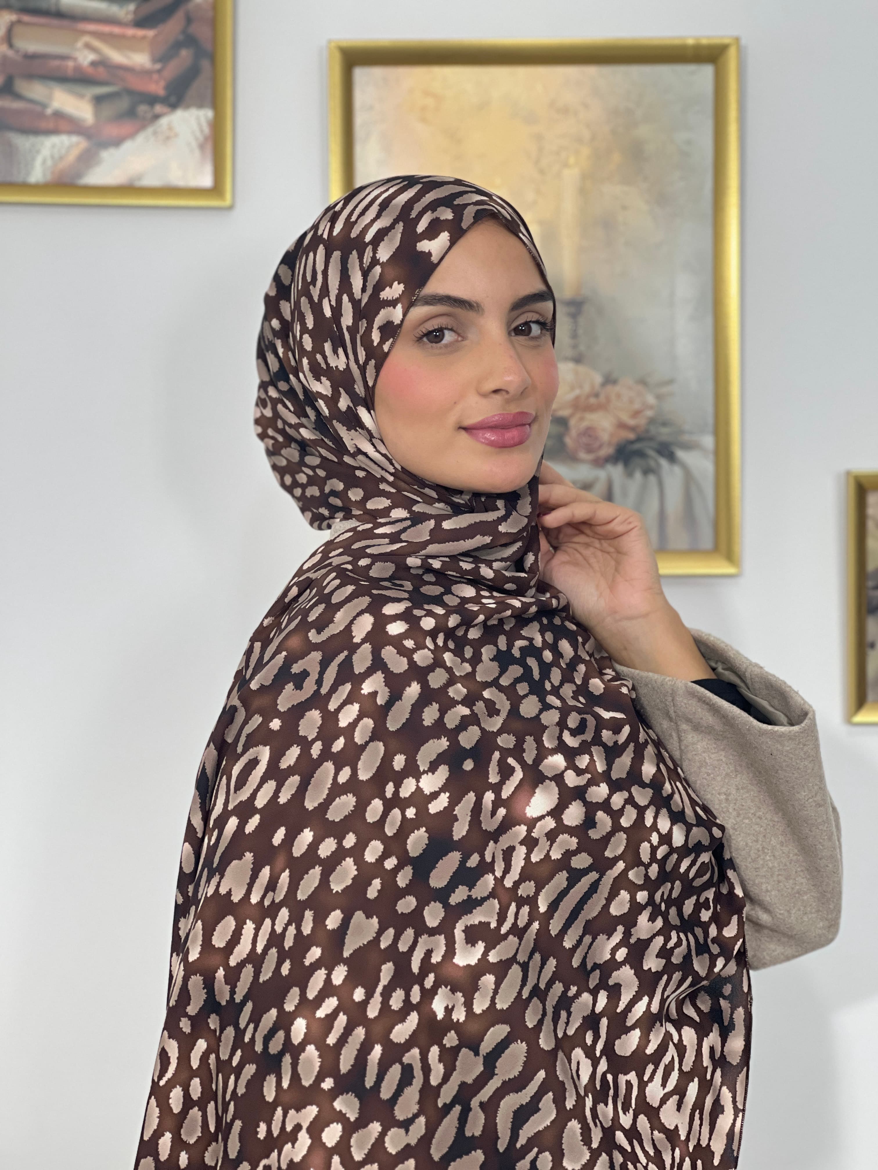 Allurina scarf - "Brown Leopard"