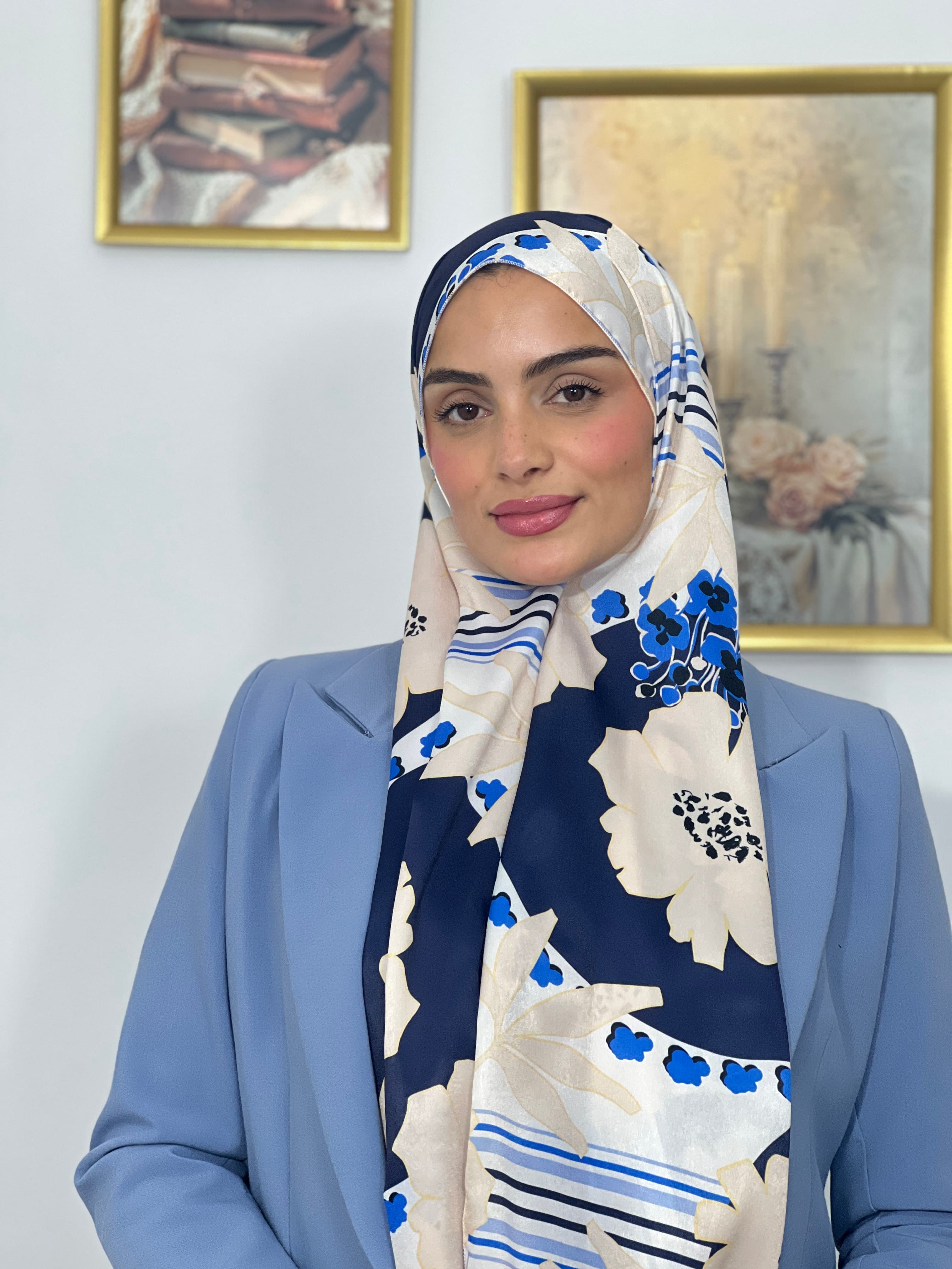 Allurina scarf - "Blue Ivory"