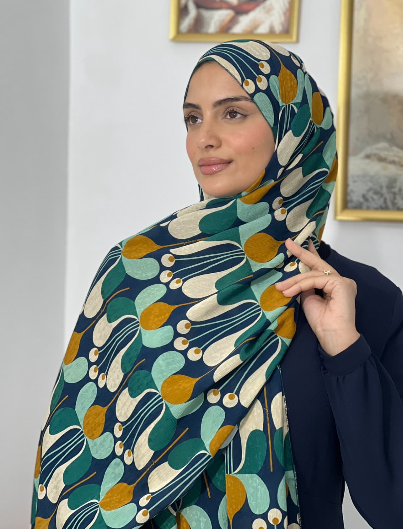 Allurina scarf - "Groovy Tulip"