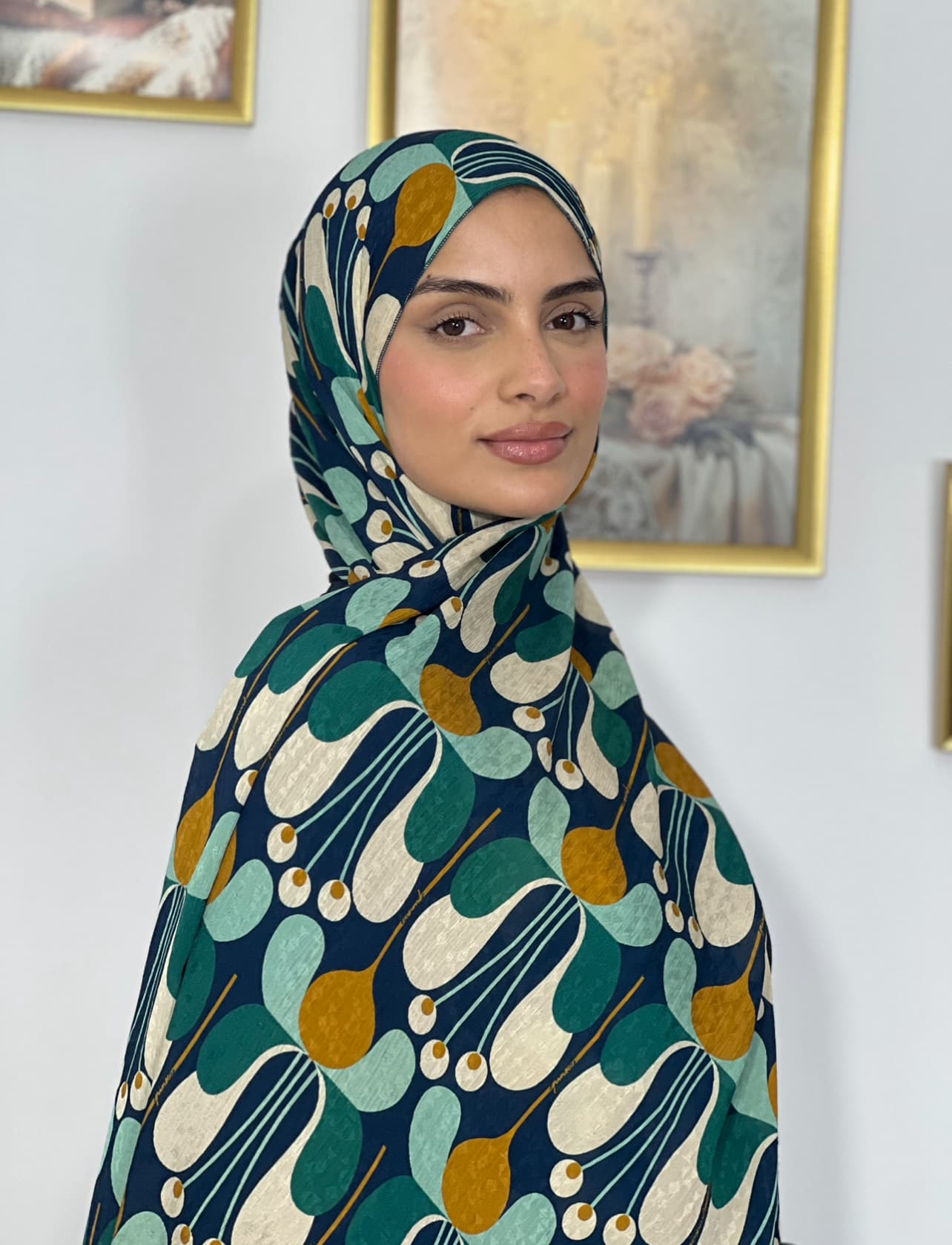 Allurina scarf - "Groovy Tulip"